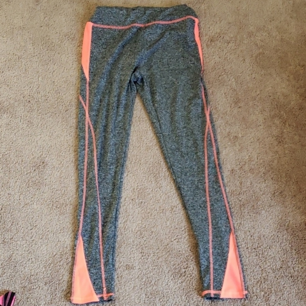 Athletic leggings